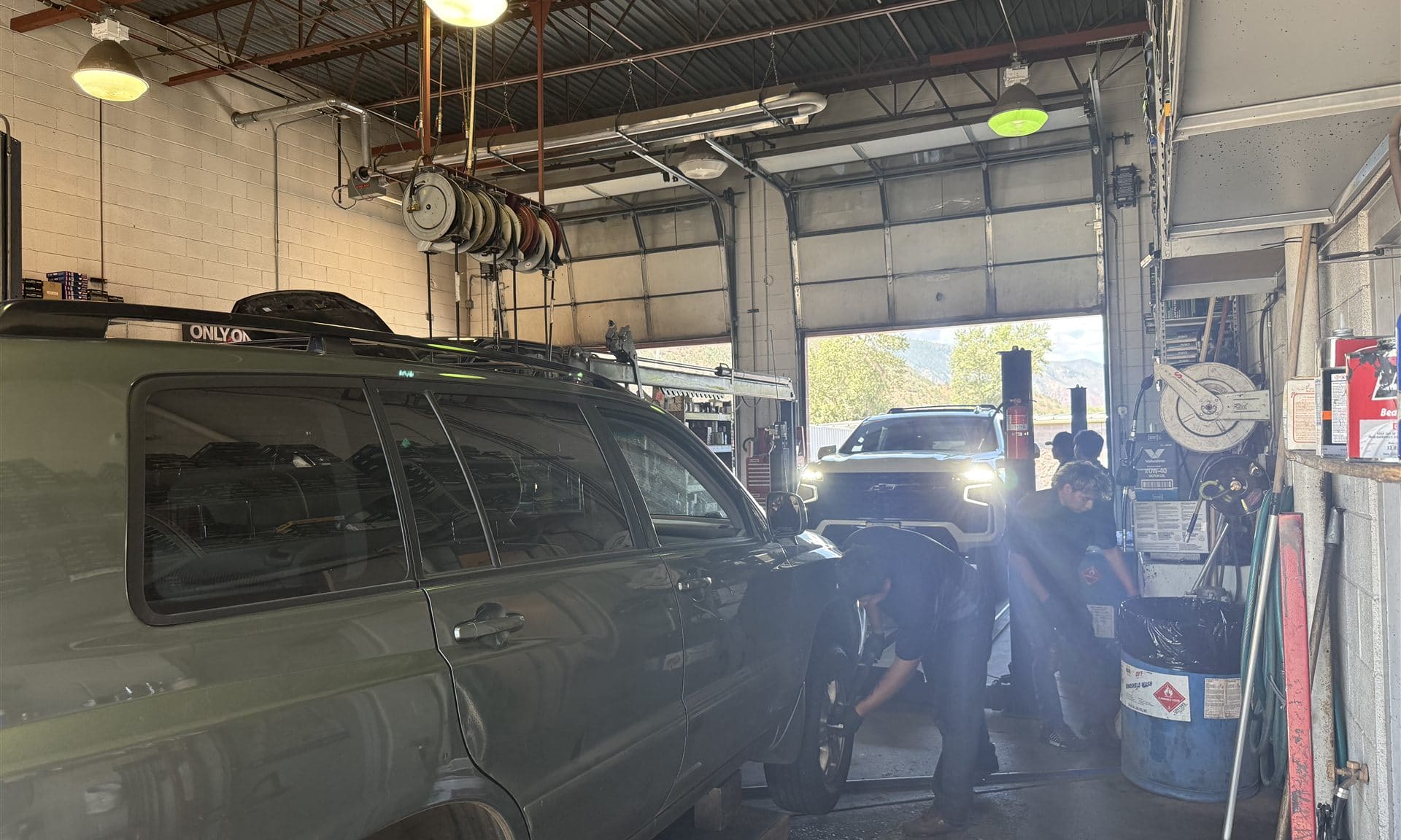 Basalt Quick Lube and Tire service bay
